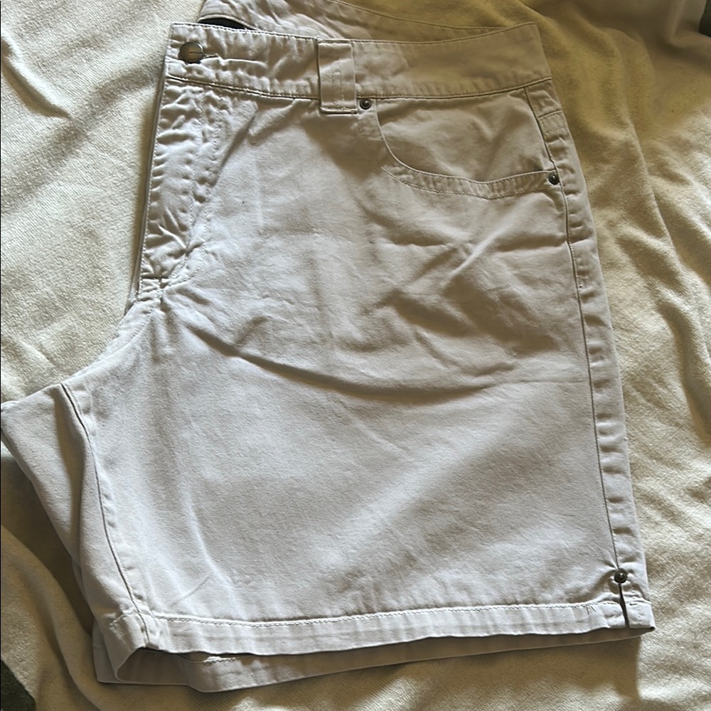 Venezia Tan Flat Front Jeans Versatile Style